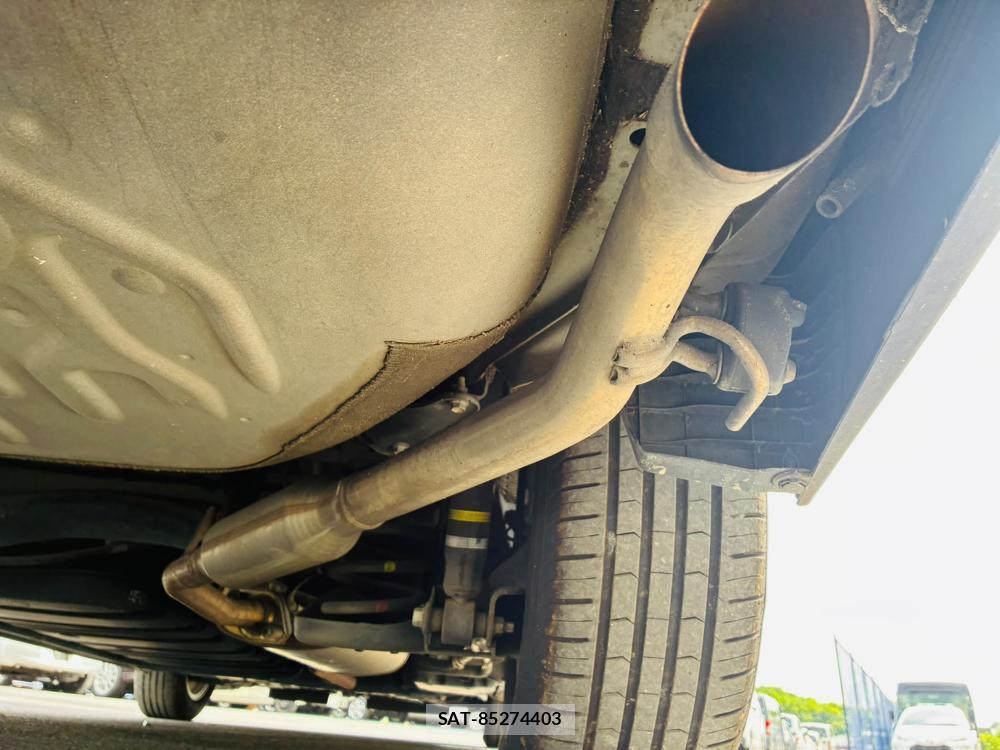 Toyota NOAH 2015-05 8120452-36