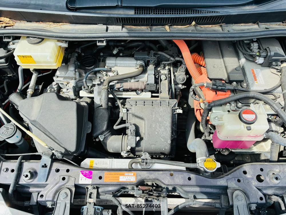 Toyota NOAH 2015-05 8120452-38