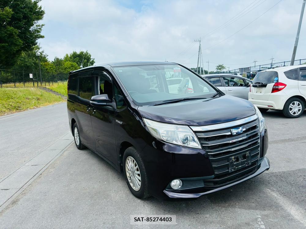 Toyota NOAH 2015-05 8120452-6
