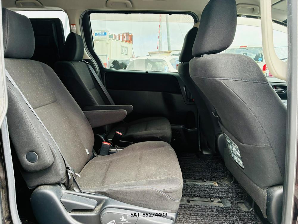 Toyota NOAH 2015-05 8120452-8