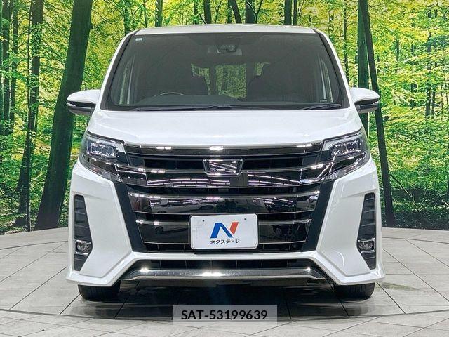 Toyota NOAH 2018-01 8209164-14