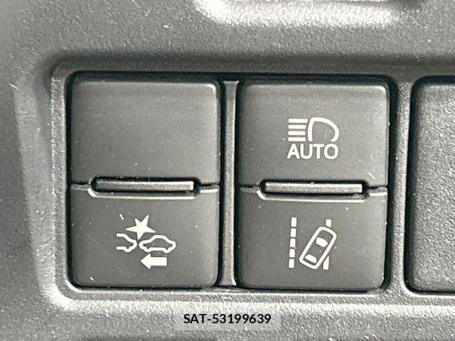 Toyota NOAH 2018-01 8209164-5