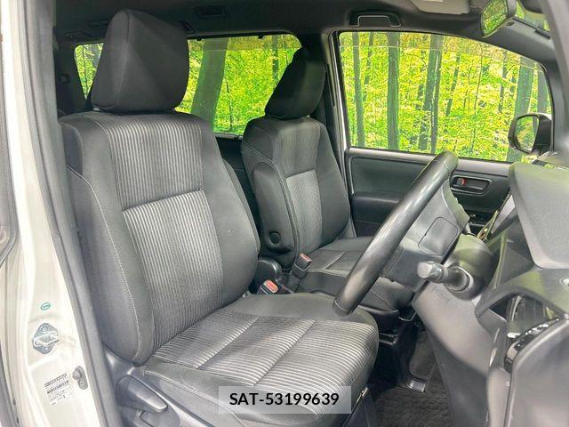 Toyota NOAH 2018-01 8209164-7