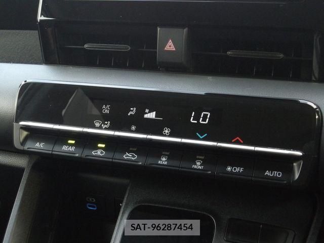 Toyota NOAH 2023-12 8209154-10