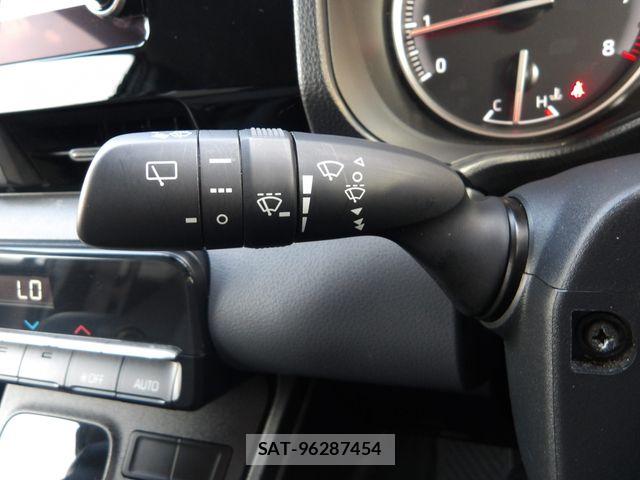 Toyota NOAH 2023-12 8209154-13