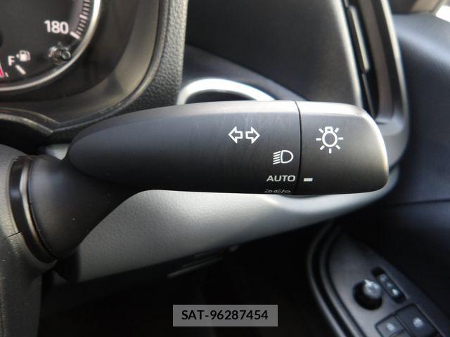 Toyota NOAH 2023-12 8209154-14