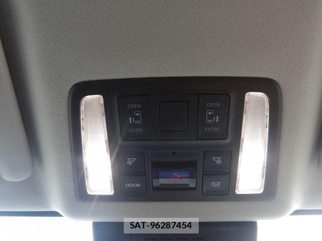 Toyota NOAH 2023-12 8209154-21