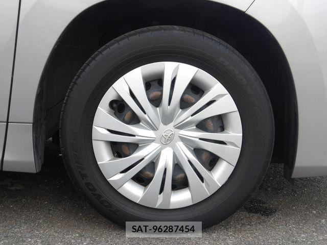 Toyota NOAH 2023-12 8209154-26