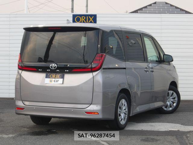 Toyota NOAH 2023-12 8209154-2