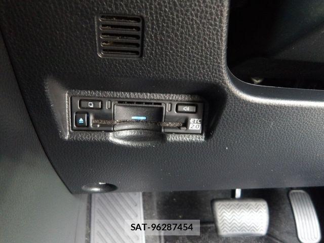 Toyota NOAH 2023-12 8209154-7