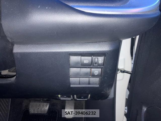 Toyota NOAH 2023-03 8209150-13