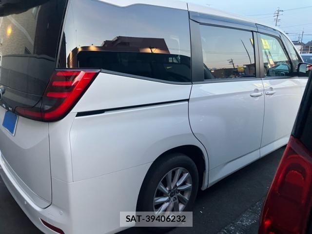 Toyota NOAH 2023-03 8209150-7