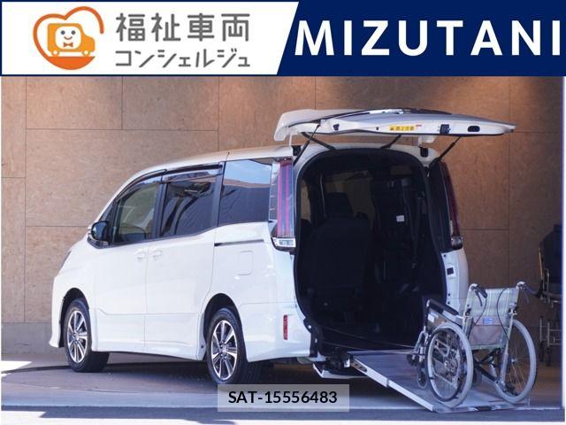 Toyota NOAH 2019-04 8209147-0