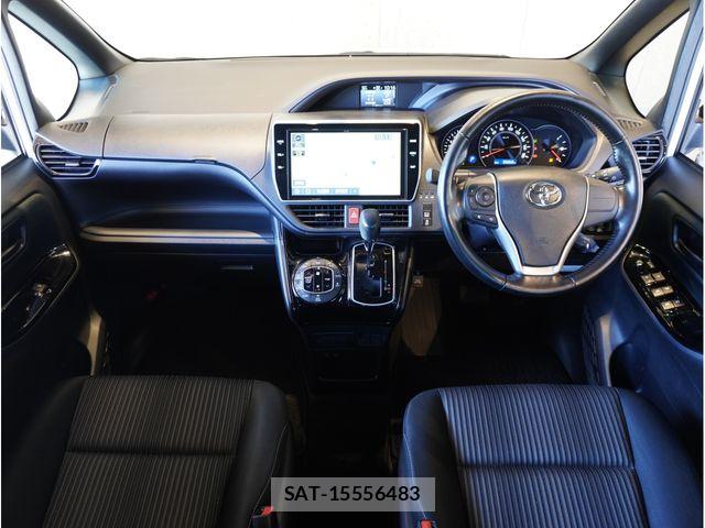Toyota NOAH 2019-04 8209147-20
