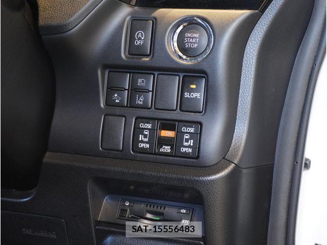 Toyota NOAH 2019-04 8209147-21