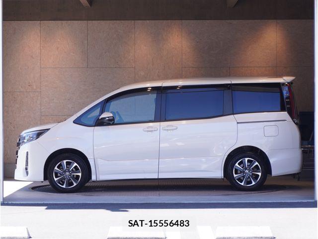 Toyota NOAH 2019-04 8209147-2