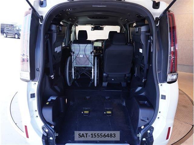 Toyota NOAH 2019-04 8209147-8