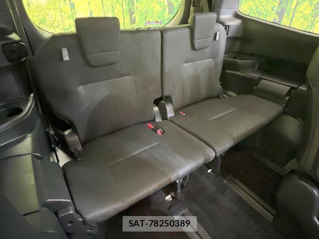 Toyota NOAH 2023-02 8209148-9
