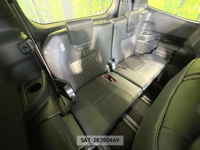 Toyota NOAH 2024-07 8209146-9