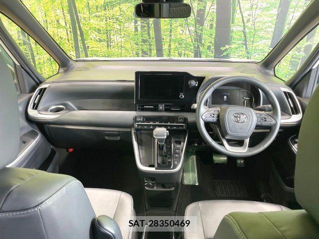 Toyota NOAH 2024-07 8209146-1
