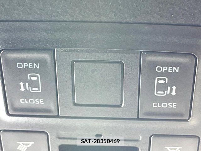 Toyota NOAH 2024-07 8209146-2