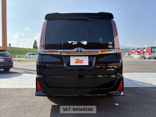 Toyota NOAH 2019-04 8209160-13