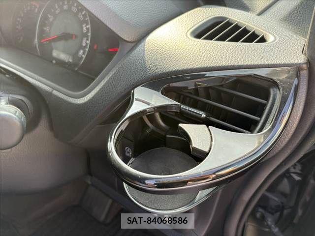 Toyota NOAH 2019-04 8209160-24