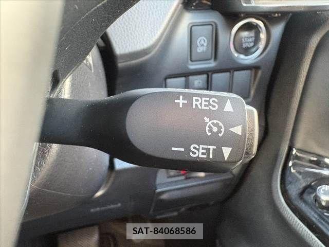 Toyota NOAH 2019-04 8209160-6
