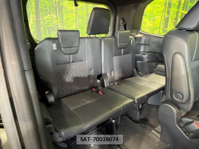 Toyota NOAH 2023-08 8209143-9