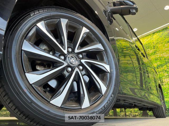 Toyota NOAH 2023-08 8209143-13