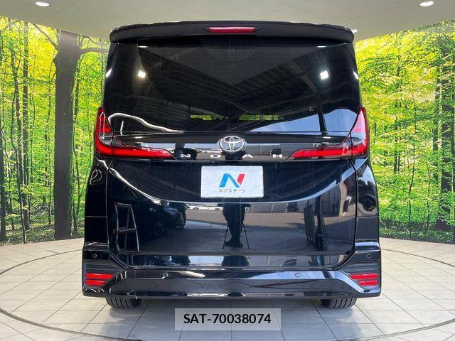 Toyota NOAH 2023-08 8209143-15