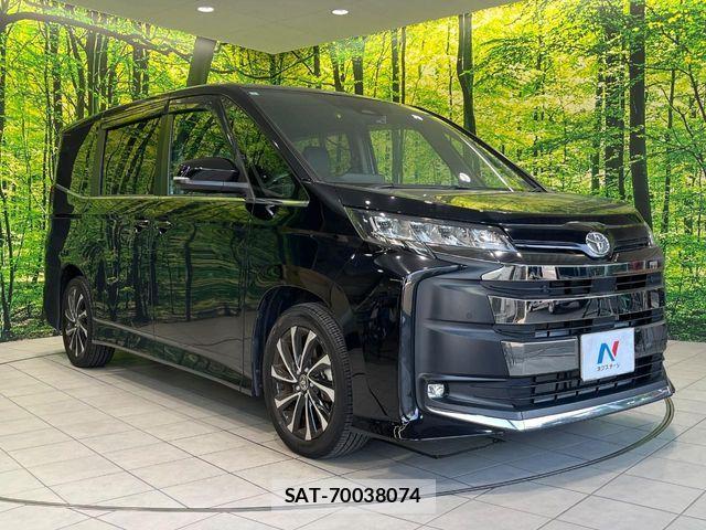 Toyota NOAH 2023-08 8209143-16