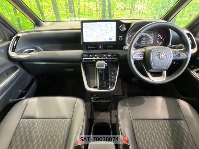 Toyota NOAH 2023-08 8209143-1