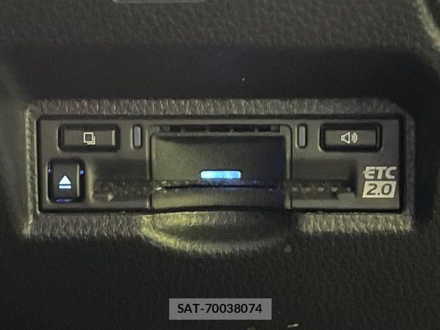 Toyota NOAH 2023-08 8209143-6