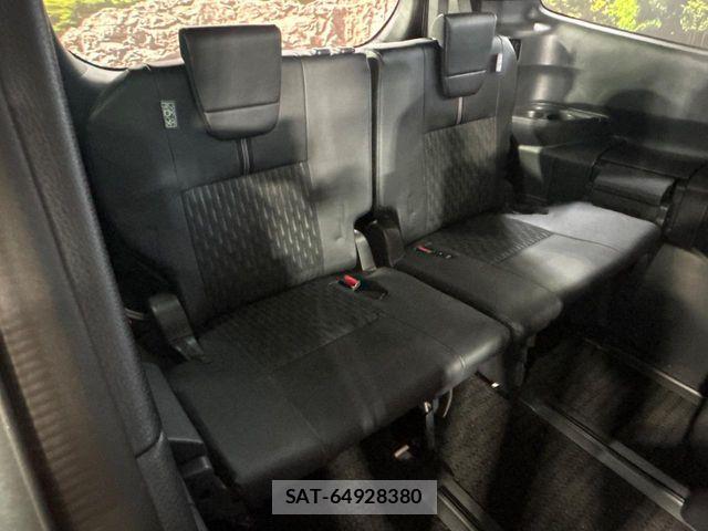 Toyota NOAH 2024-04 8209142-10