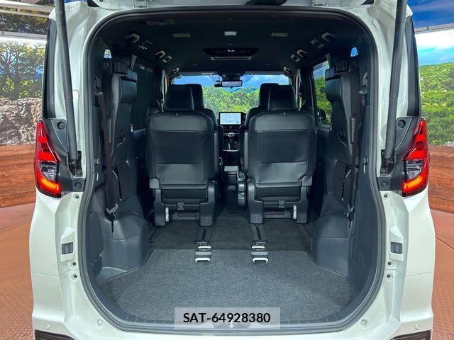 Toyota NOAH 2024-04 8209142-11