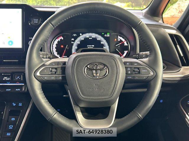 Toyota NOAH 2024-04 8209142-12
