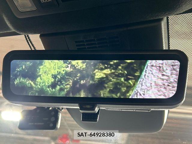 Toyota NOAH 2024-04 8209142-6