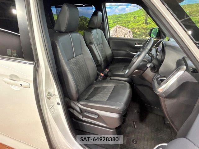 Toyota NOAH 2024-04 8209142-8