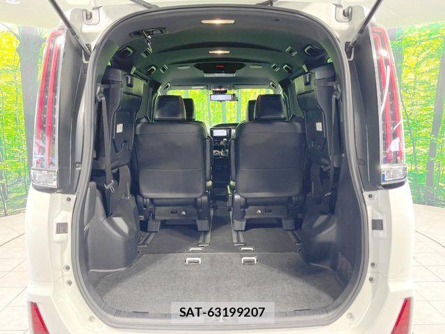 Toyota NOAH 2020-02 8209159-10