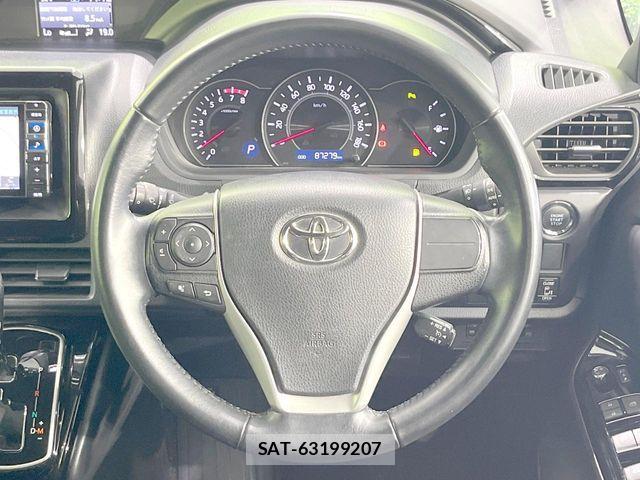 Toyota NOAH 2020-02 8209159-11
