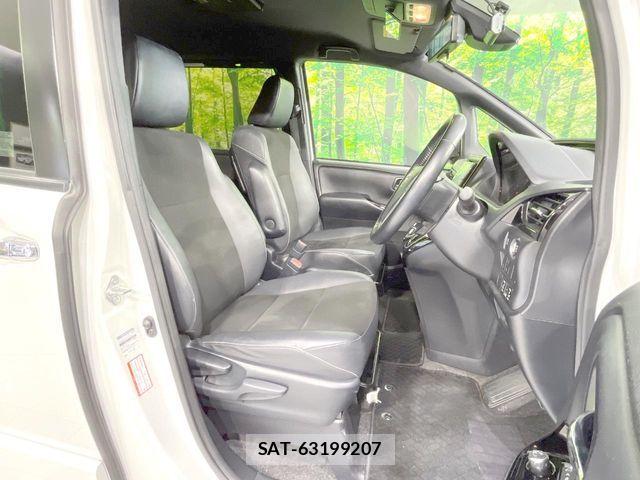 Toyota NOAH 2020-02 8209159-7