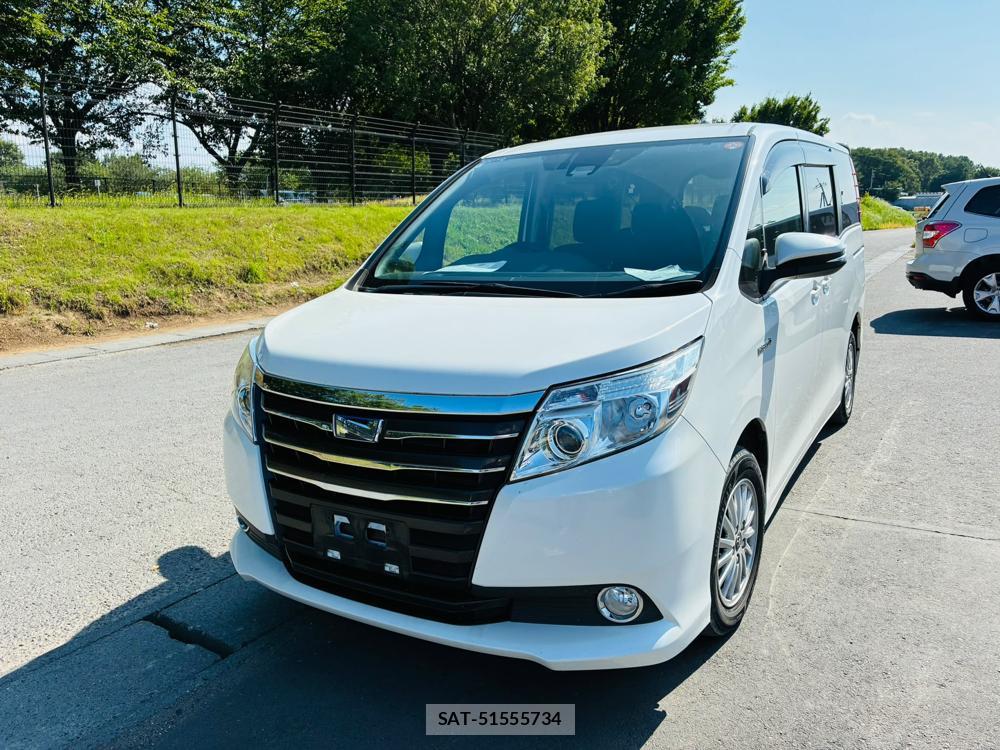 Toyota NOAH 2016-06 8112288-0