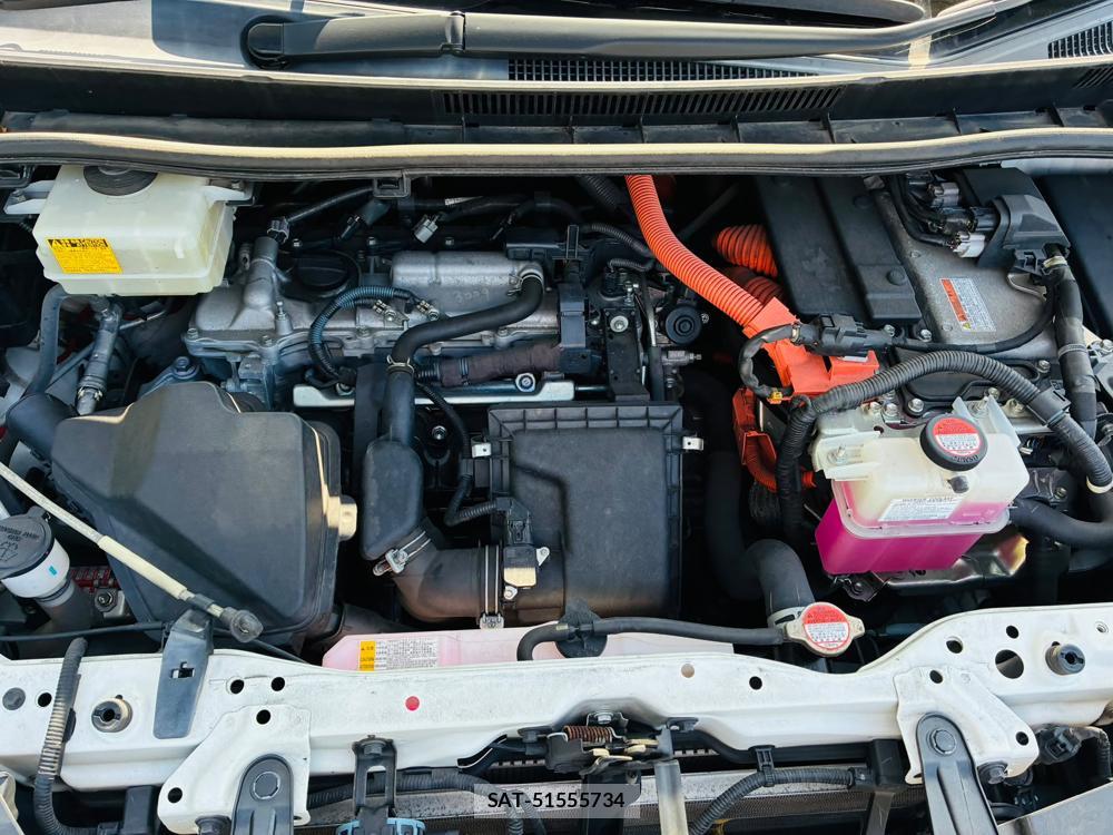 Toyota NOAH 2016-06 8112288-38