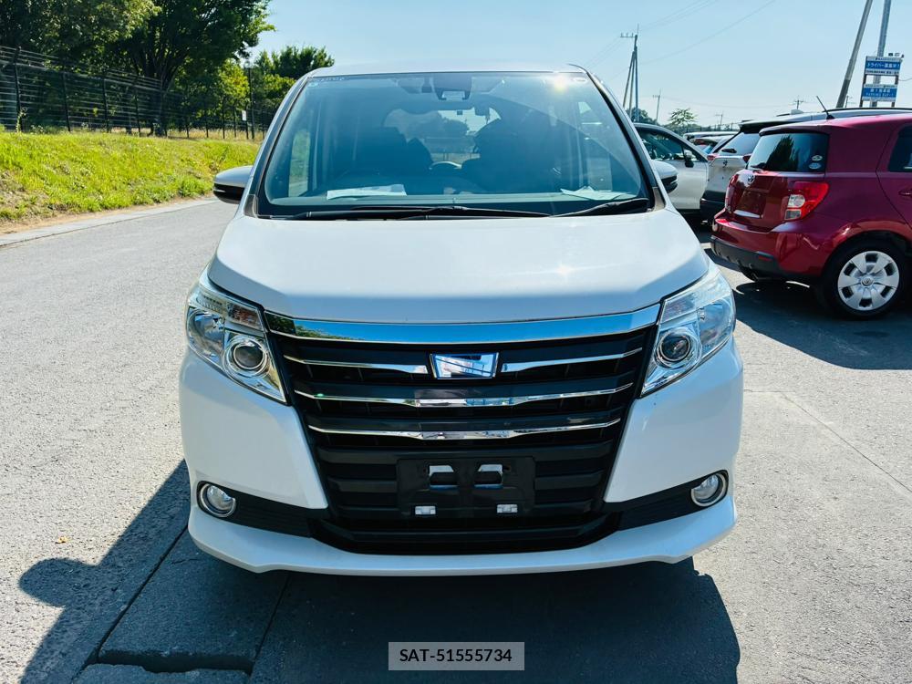 Toyota NOAH 2016-06 8112288-7