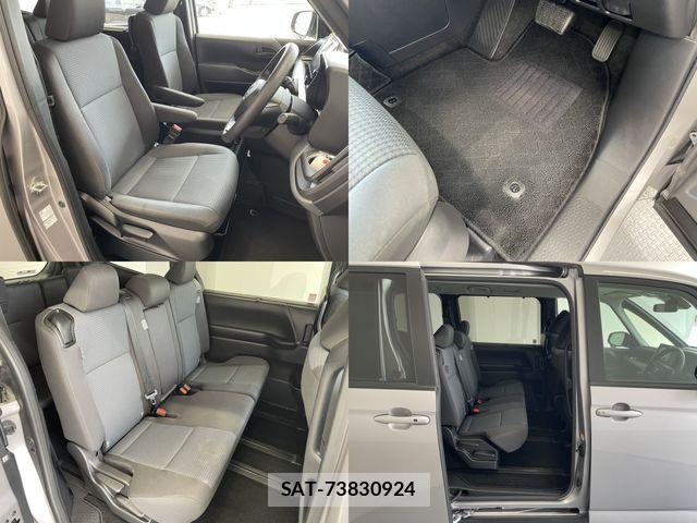 Toyota NOAH 2023-12 8209153-9