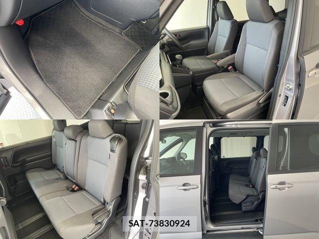 Toyota NOAH 2023-12 8209153-10
