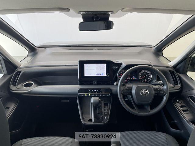Toyota NOAH 2023-12 8209153-1