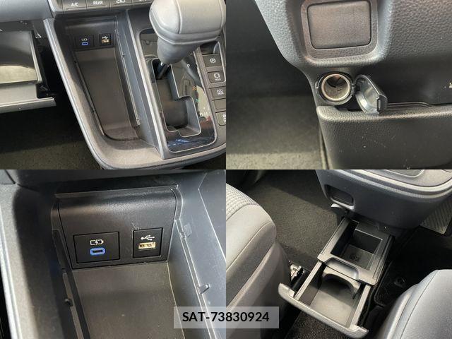Toyota NOAH 2023-12 8209153-20