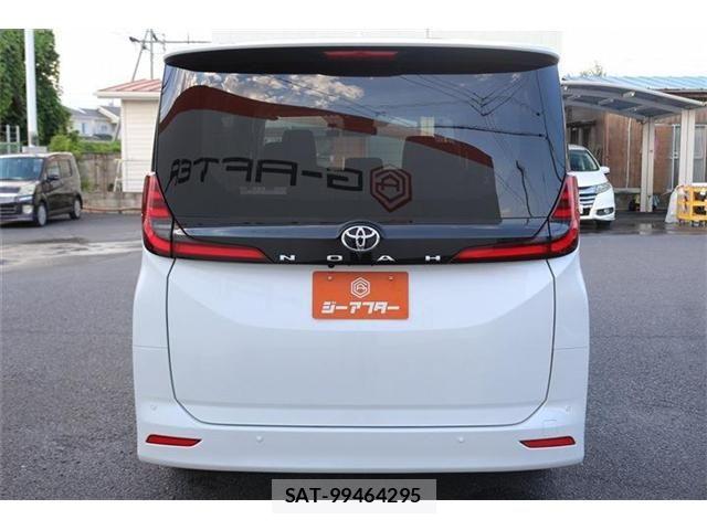 Toyota NOAH 2025-03 8209149-9